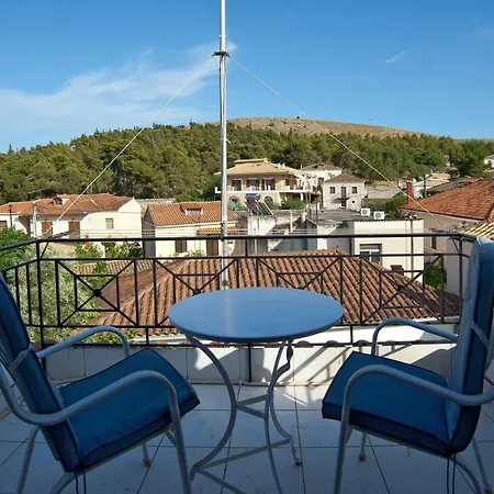 Louiza Apartment